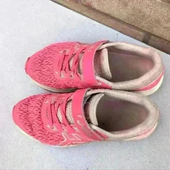 Girls Asics Pink Running shoes - size 3 - Picture 3 of 5